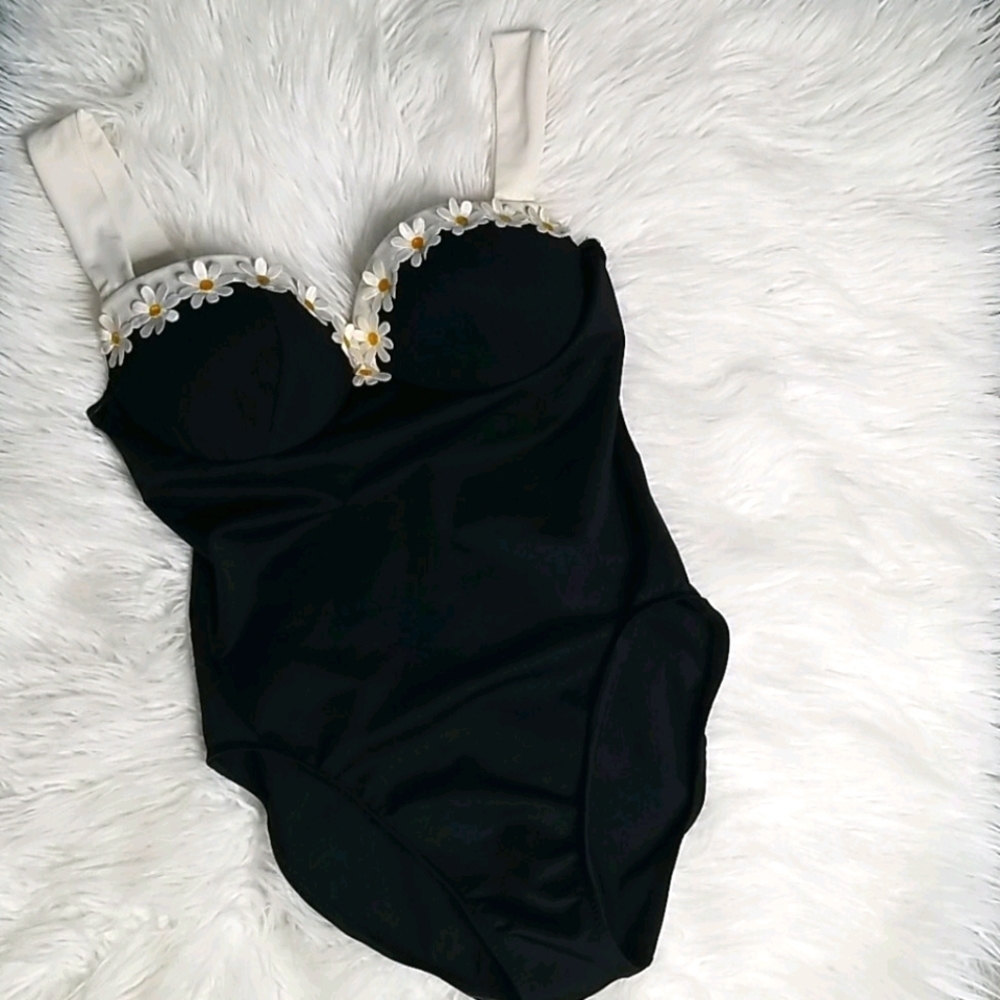 Retro Black daisy bathing suit